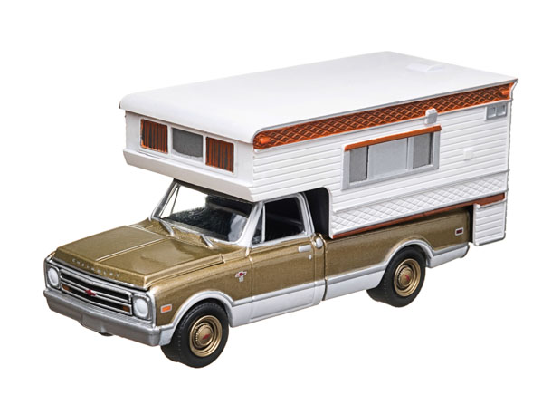with Large Camper (Hobby Exclusive)