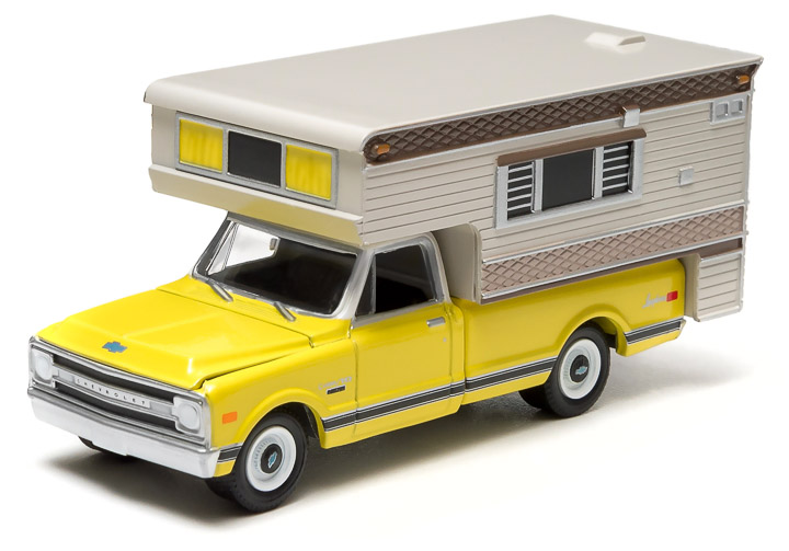 with Large Camper (Hobby Exclusive)